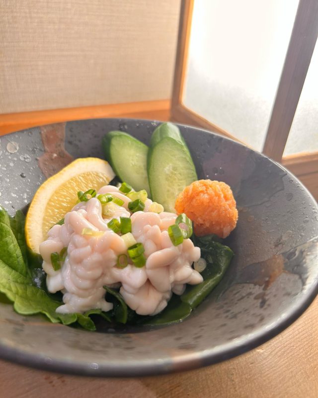 こんにちは！はっかい串です！
11月のお知らせになります📢📢

日曜日と祝日がすべて店休をいただきます🙇‍♂️
ご不便おかけいたしますが何卒よろしくお願いいたします！

また、営業時間のお知らせです！
11月の週末金・土は営業時間を1時間伸ばして
17:00〜24:00（23:00ラストオーダー）
で！営業させていただきます！
宴会シーズン、2次会でも3次会でも！
飛び込みフリーでも大歓迎です🍻
宴会プランで質問等あればいつでもご連絡いただければと思います☎️
027-381-8650

今年も残すところあと2ヶ月！あっという間でしたね！

当店は最後の追い込みになります🔥
沢山の美味しいを提供出来るよう全力で🔥

11月もよろしくお願いいたします！！

#高崎駅 
#日本酒
#焼き鳥
#オープンキッチン
#旬菜
#炭火焼き 
#和室
#宴会
#駅近
#にぎり