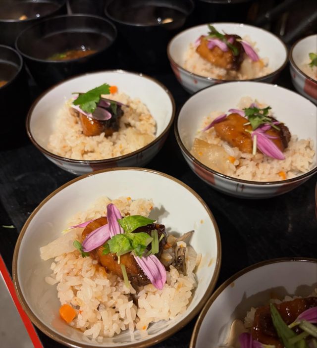 -
#酒蔵はっかい 
今月のコース料理より。

#ぶりの照り焼きごはん
#石狩鍋 

#熊谷 #熊谷グルメ #個室居酒屋 #はっかいグループ #かちどき